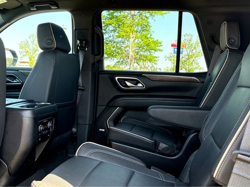 Used 2024 Chevrolet Tahoe Premier AWD/4WD image 18