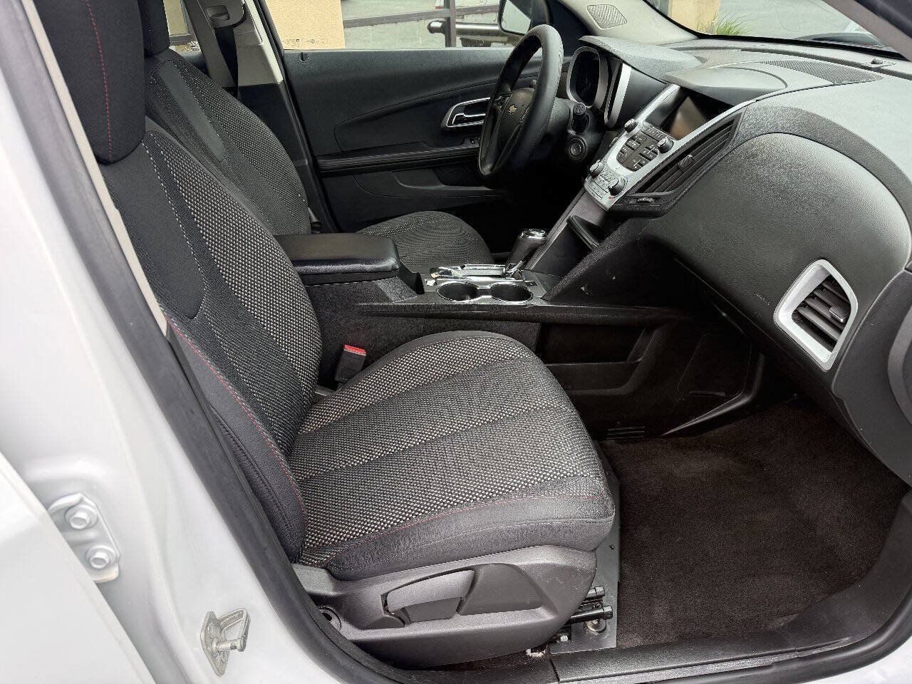 Used 2016 Chevrolet Equinox LS AWD/4WD image 8