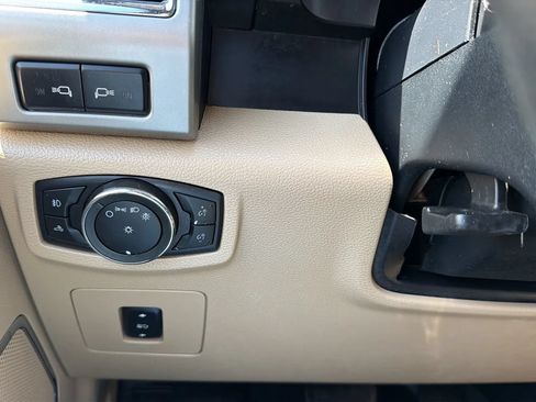 Used 2016 Ford F150 Lariat w/ Heavy-Duty Payload Package AWD/4WD image 14