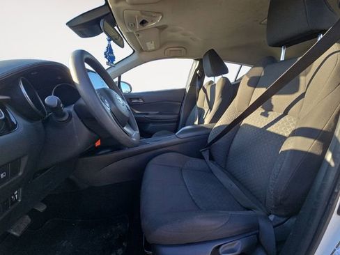 Used 2021 Toyota C-HR LE image 9