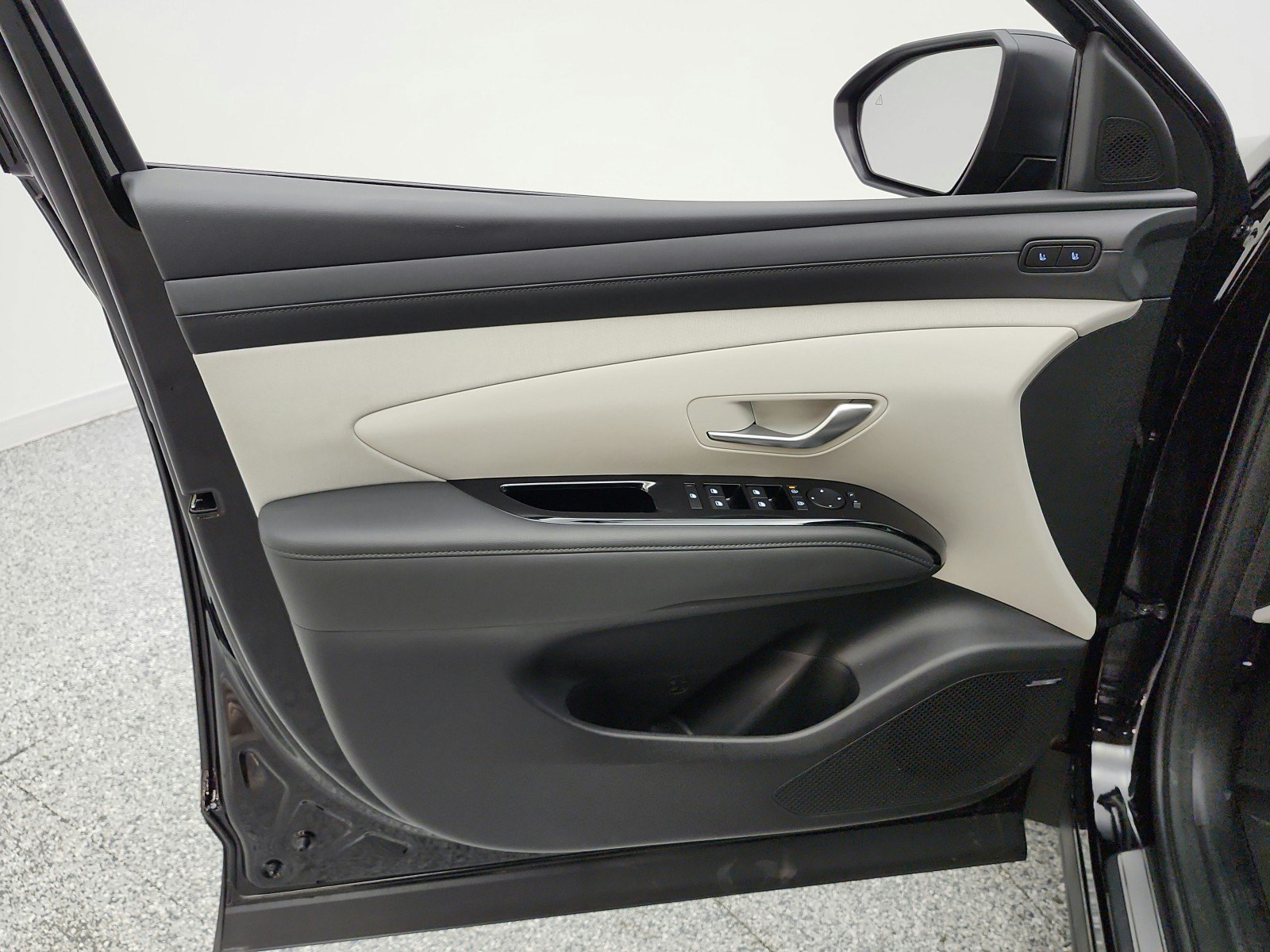 Used 2025 Hyundai Tucson Limited AWD/4WD image 14