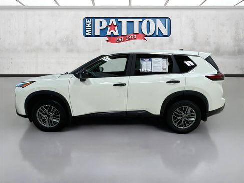 Used 2024 Nissan Rogue S AWD/4WD image 4
