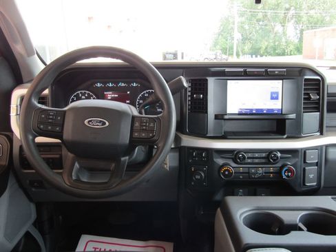Used 2023 Ford F250 XL AWD/4WD image 5