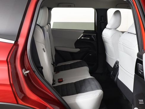 New 2025 Mitsubishi Outlander SE AWD/4WD image 32