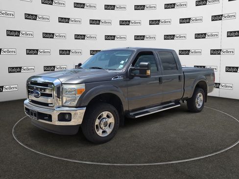 Used 2015 Ford F250 XLT w/ XLT Value Package AWD/4WD image 2