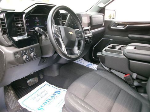 Used 2024 Chevrolet Silverado 1500 LT AWD/4WD image 13