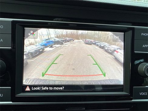 Certified 2023 Volkswagen Jetta SE image 18