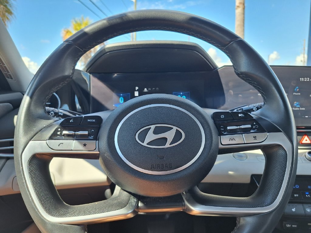 Used 2024 Hyundai Elantra Limited FWD image 14