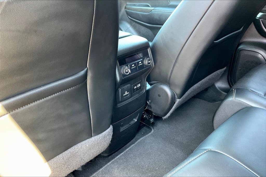 Used 2020 GMC Acadia SLT w/ LPO, Floor Liner Package AWD/4WD image 22