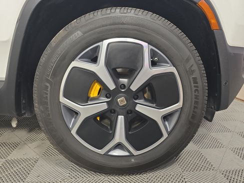 Used 2022 Rivian R1T Launch Edition AWD/4WD image 12