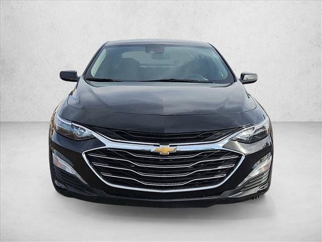 Used 2025 Chevrolet Malibu LT FWD image 2