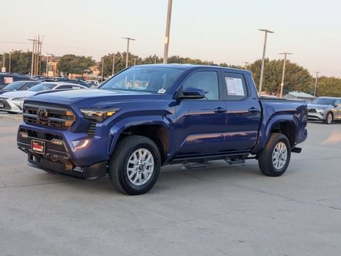 Certified 2025 Toyota Tacoma SR5 RWD image 10
