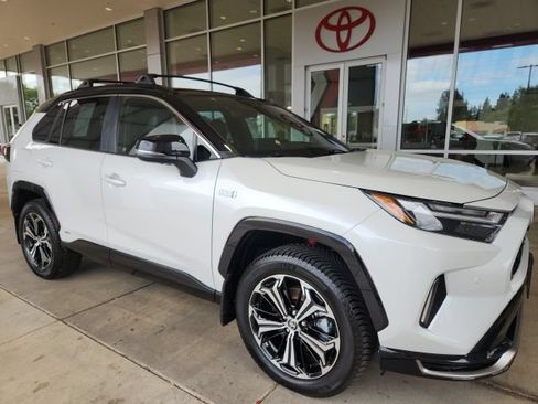 Certified 2024 Toyota RAV4 XSE w/ Premium Package AWD/4WD image 4