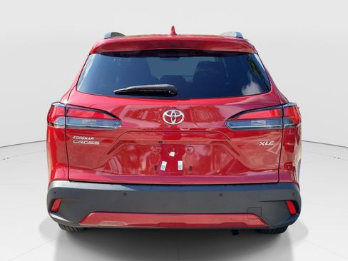 Used 2022 Toyota Corolla Cross XLE FWD image 6