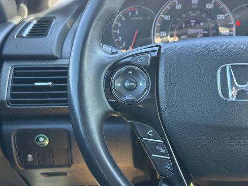 Used 2017 Honda Accord Sport image 22