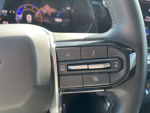 Used 2024 Chevrolet Colorado LT w/ LT Convenience Package image 13