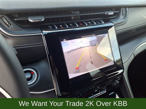 Used 2024 Jeep Grand Cherokee Altitude image 13