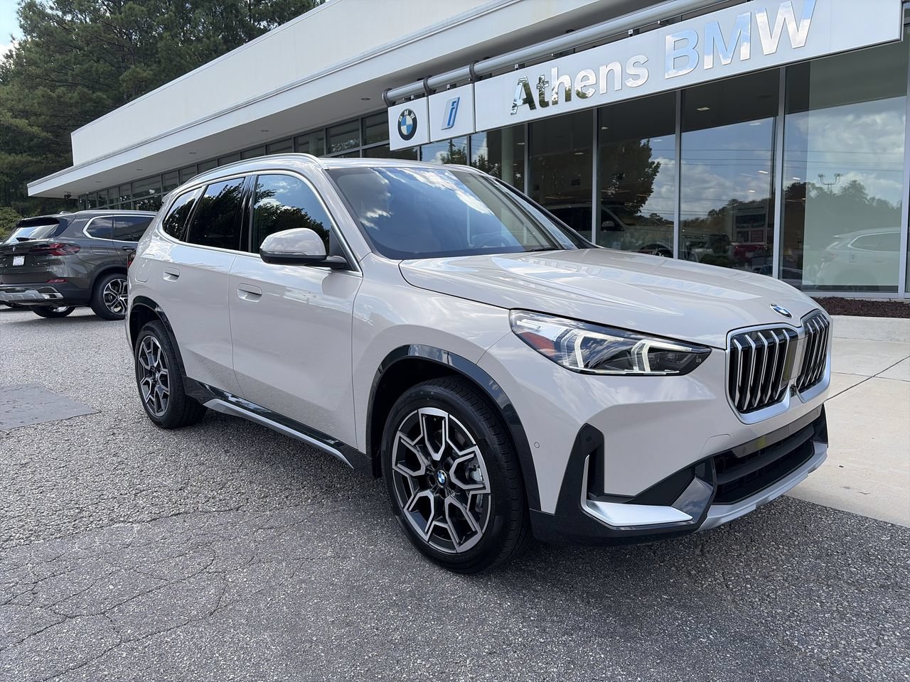 Used 2027 BMW X1 xDrive28i AWD/4WD image 2