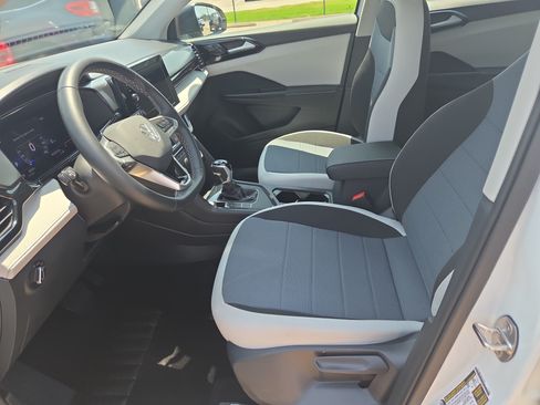 Certified 2025 Volkswagen Taos S FWD image 5