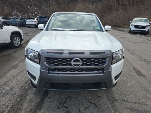 Used 2025 Nissan Frontier SV w/ Tow Package image 9