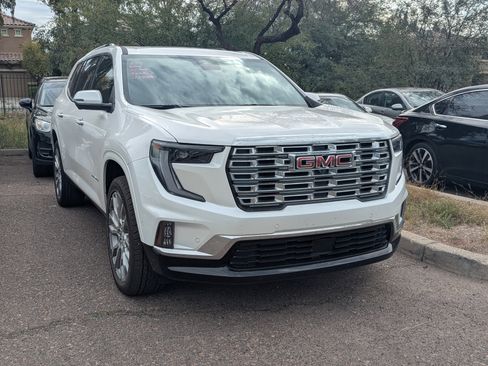 Used 2025 GMC Acadia Denali w/ Super Cruise Package image 2