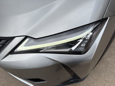 Used 2020 Lexus UX 250h w/ Premium Package image 6