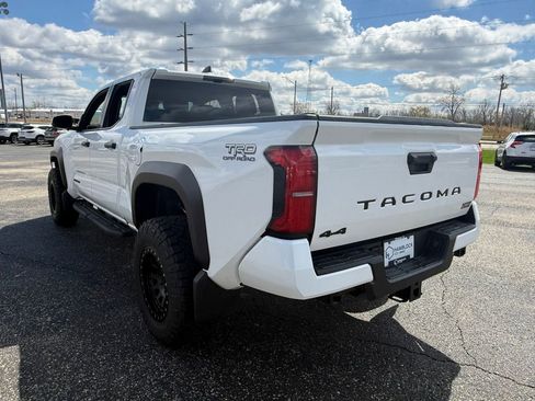 Used 2025 Toyota Tacoma TRD Off-Road image 36