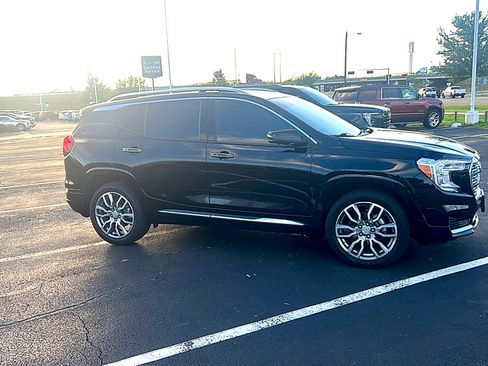 Used 2022 GMC Terrain Denali w/ Denali Premium Package AWD/4WD image 4