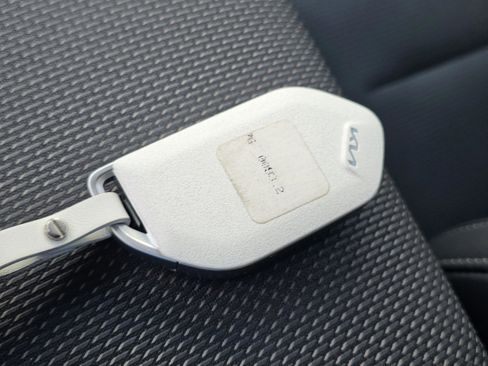 New 2025 Kia EV6 Wind image 32