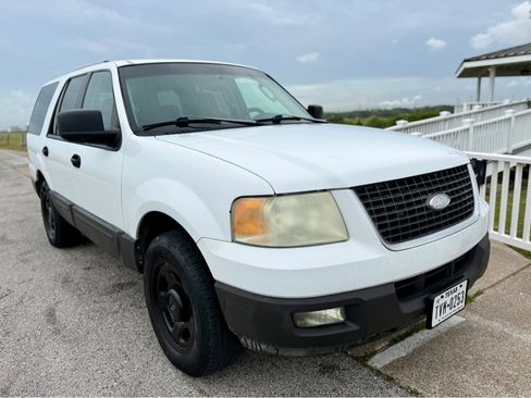Used 2004 Ford Expedition XLT RWD image 3