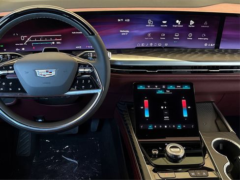 New 2026 Cadillac Escalade Luxury AWD/4WD image 16