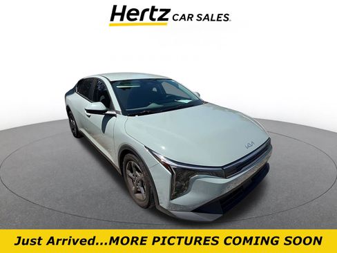 Used 2025 Kia K4 LXS image 1