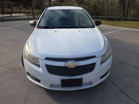 Used 2013 Chevrolet Cruze LS image 9