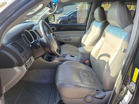 Used 2010 Toyota Tacoma PreRunner w/ TRD Sport Pkg RWD image 20