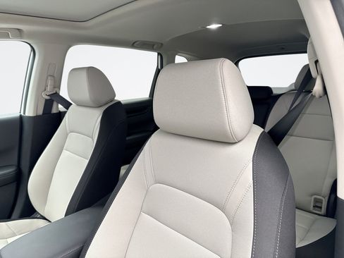 Used 2025 Honda CR-V EX image 10