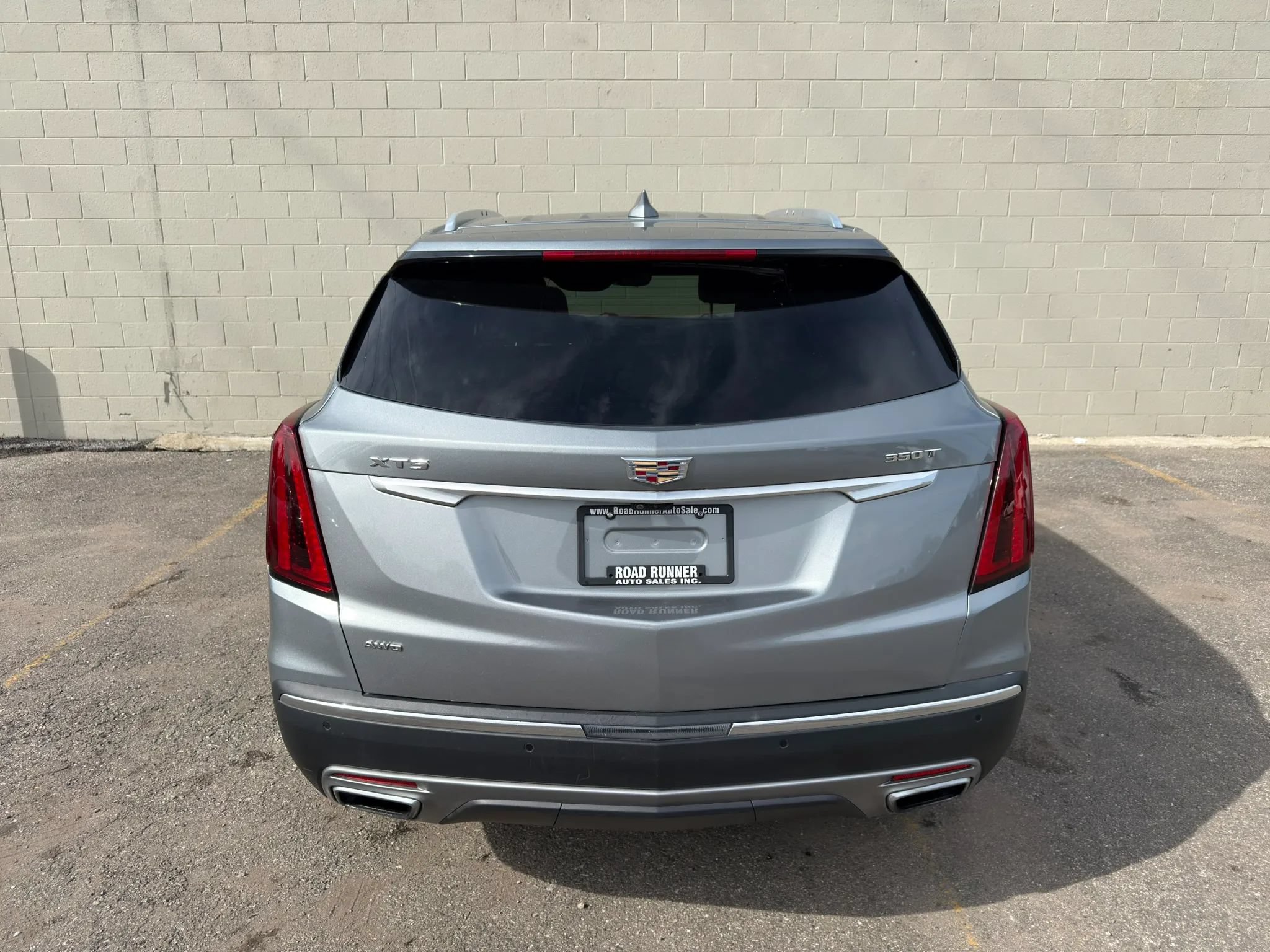 Used 2023 Cadillac XT5 Premium Luxury w/ Technology Package AWD/4WD image 8