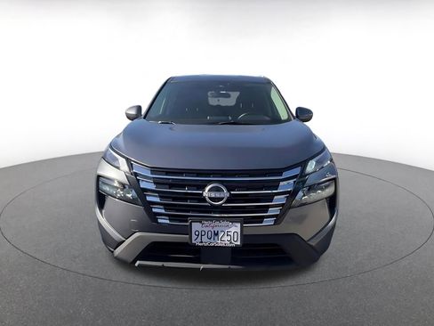 Used 2025 Nissan Rogue SV image 4