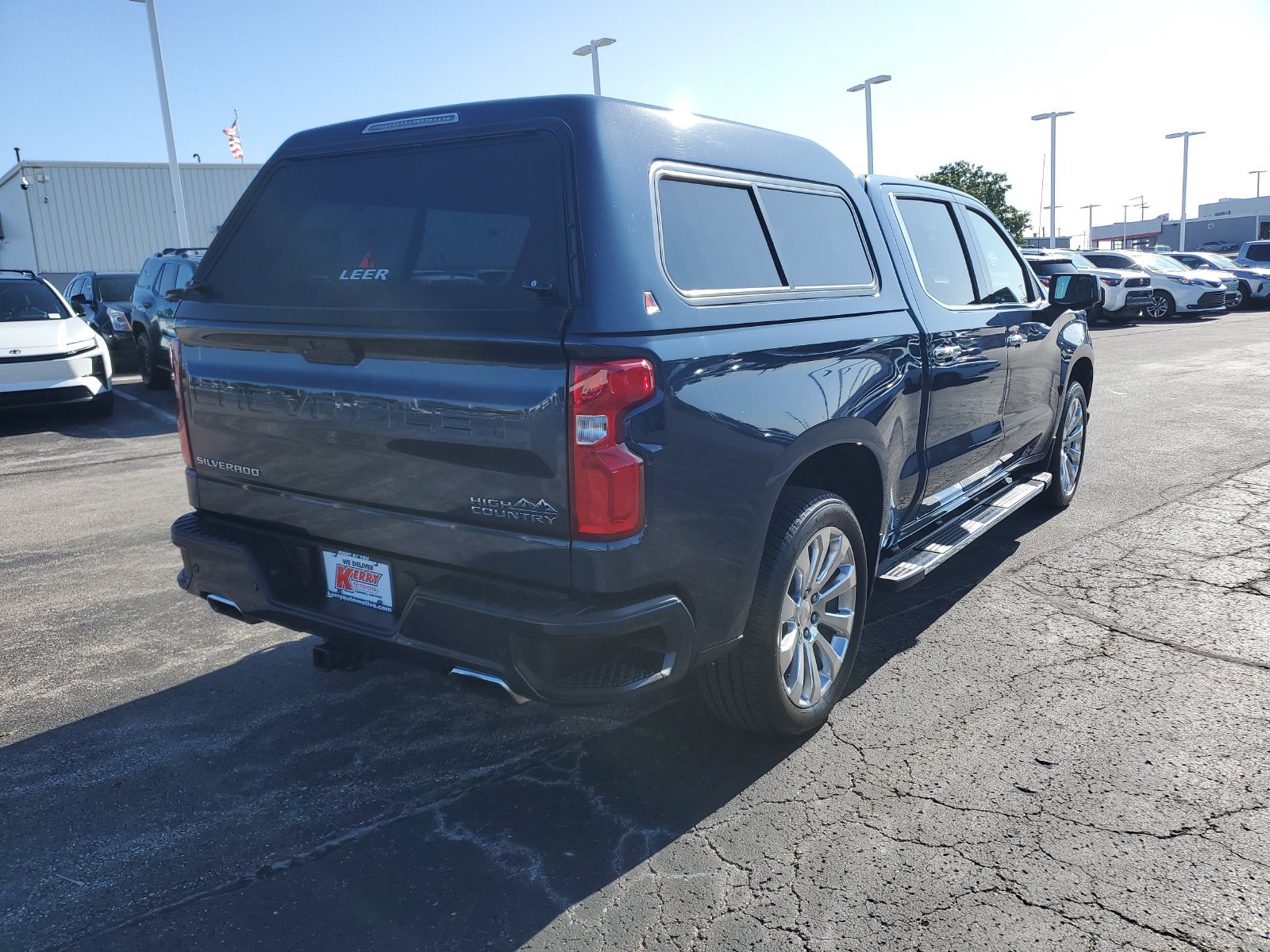 Used 2022 Chevrolet Silverado 1500 High Country w/ Technology Package AWD/4WD image 4