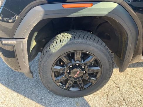 Used 2024 GMC Sierra 3500 AT4 w/ AT4 Preferred Package AWD/4WD image 43