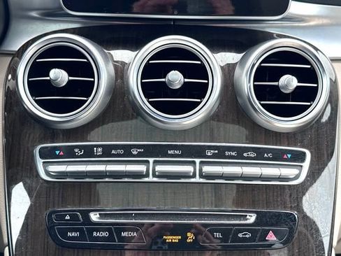 Certified 2019 Mercedes-Benz GLC 300 4MATIC image 17