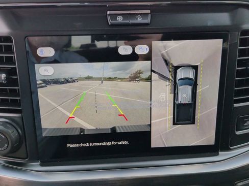 New 2026 Ford F250 Lariat w/ Black Appearance Package image 27