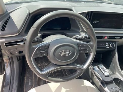 Used 2023 Hyundai Sonata SEL w/ Convenience Package FWD image 9