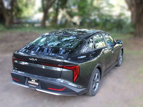 New 2026 Kia K4 LXS image 8