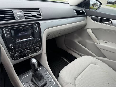 Used 2017 Volkswagen Passat 1.8T S FWD image 27
