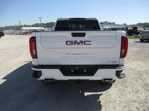 New 2026 GMC Sierra 1500 AT4 w/ AT4 Premium Package AWD/4WD image 7