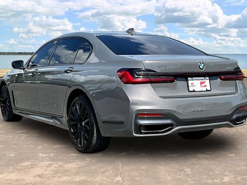 Used 2020 BMW 740i w/ M Sport Package RWD image 6