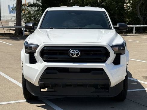 Used 2025 Toyota Tacoma SR RWD image 8