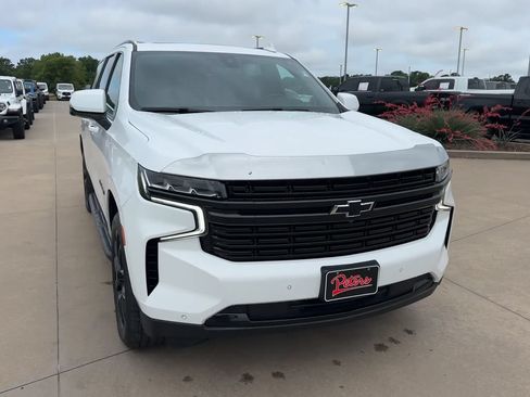 Used 2022 Chevrolet Suburban RST w/ Luxury Package AWD/4WD image 4