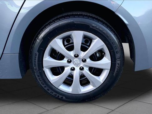 Used 2025 Toyota Corolla LE FWD image 10
