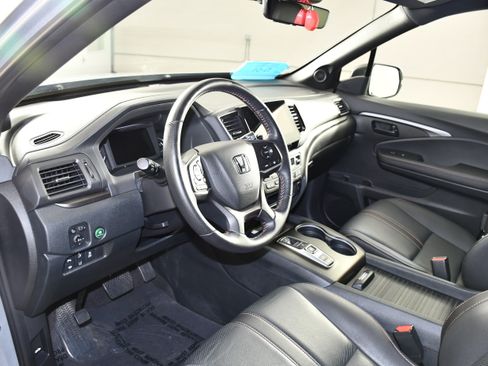 Certified 2023 Honda Passport TrailSport image 2